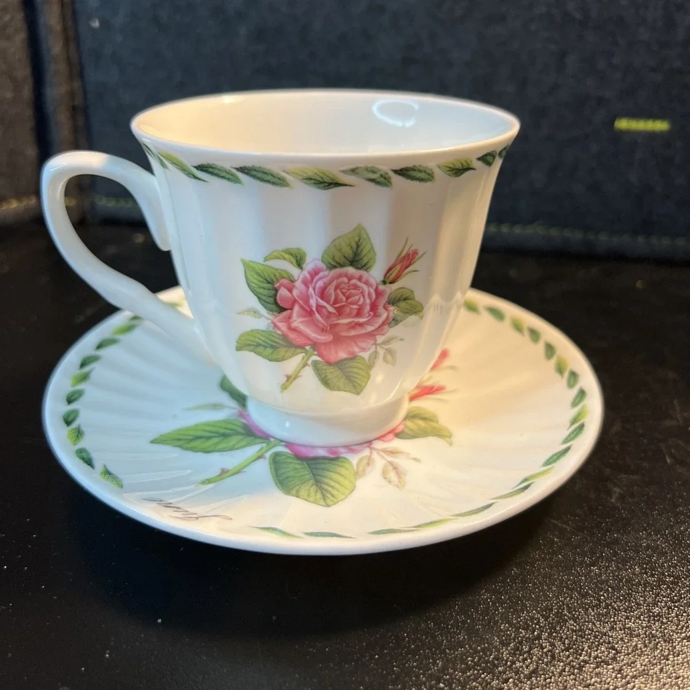 Dynasty Royal Patrician Fine Bone China England JUNE Pink Roses Tea Cup & Saucer